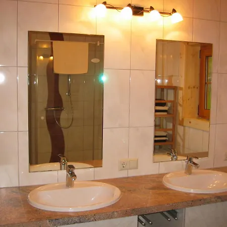 Tomperkasa * Apriach